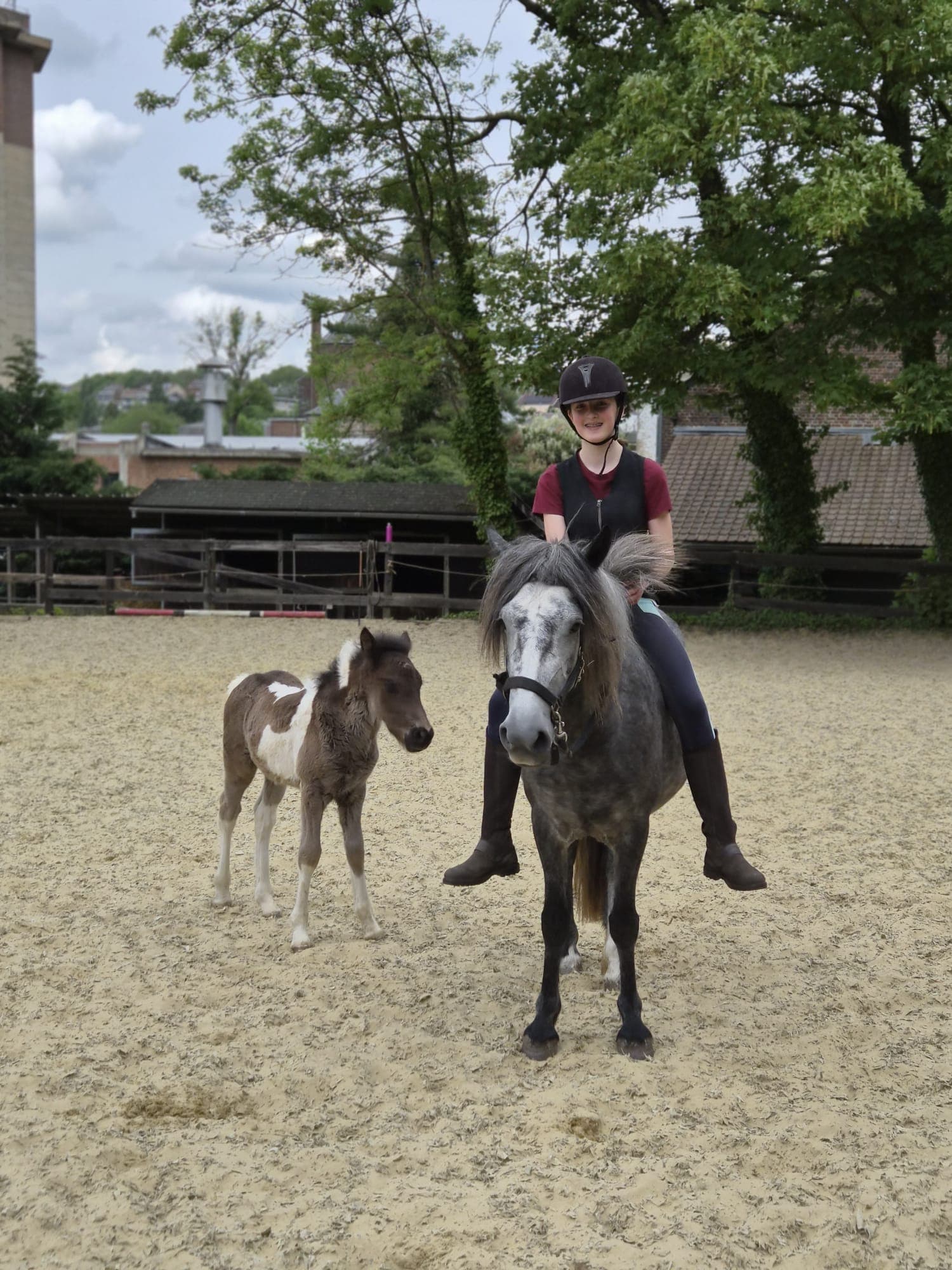 Enfant à cheval lors d'un stage au Poney Club Marjorie